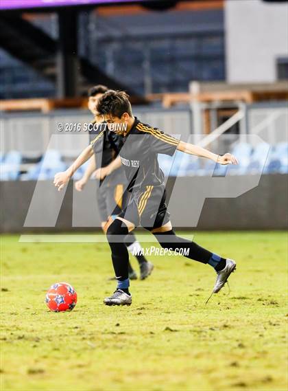 Thumbnail 2 in St. Francis vs Cristo Rey (Avaya High School Series) photogallery.