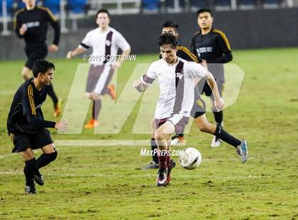 Thumbnail 3 in St. Francis vs Cristo Rey (Avaya High School Series) photogallery.