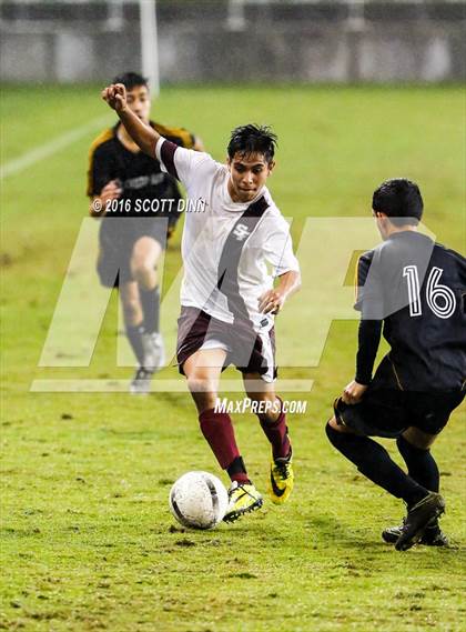 Thumbnail 3 in St. Francis vs Cristo Rey (Avaya High School Series) photogallery.
