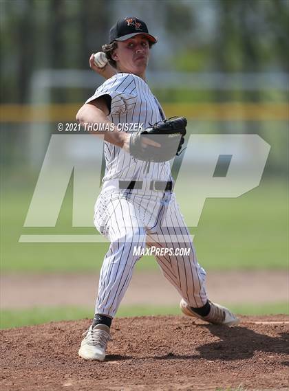 Thumbnail 3 in Long Branch vs Middletown North photogallery.