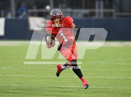 Thumbnail 1 in Bishop Watterson vs. Central Catholic (OHSAA D3 Final) photogallery.