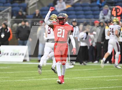 Thumbnail 2 in Bishop Watterson vs. Central Catholic (OHSAA D3 Final) photogallery.