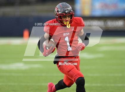 Thumbnail 2 in Bishop Watterson vs. Central Catholic (OHSAA D3 Final) photogallery.