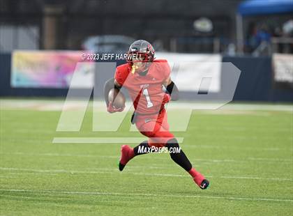 Thumbnail 3 in Bishop Watterson vs. Central Catholic (OHSAA D3 Final) photogallery.
