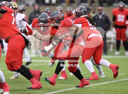 Thumbnail 2 in Bishop Watterson vs. Central Catholic (OHSAA D3 Final) photogallery.