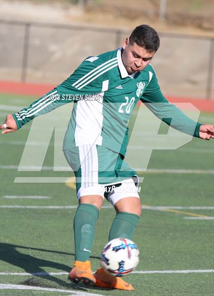 Thumbnail 1 in Hilltop vs. Ramona (Grossmont Holiday Tournament) photogallery.
