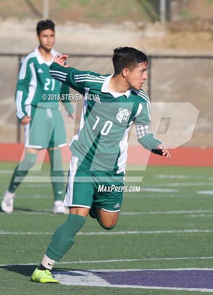 Thumbnail 3 in Hilltop vs. Ramona (Grossmont Holiday Tournament) photogallery.