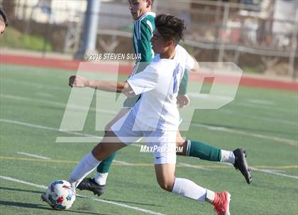 Thumbnail 2 in Hilltop vs. Ramona (Grossmont Holiday Tournament) photogallery.