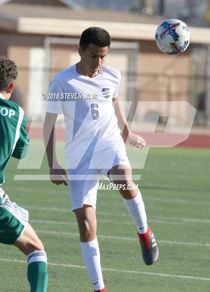 Thumbnail 2 in Hilltop vs. Ramona (Grossmont Holiday Tournament) photogallery.