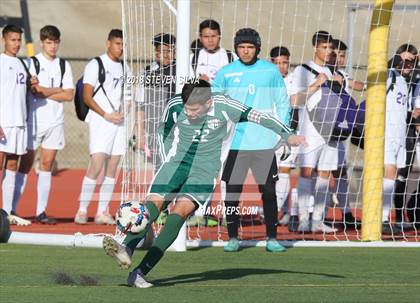 Thumbnail 2 in Hilltop vs. Ramona (Grossmont Holiday Tournament) photogallery.
