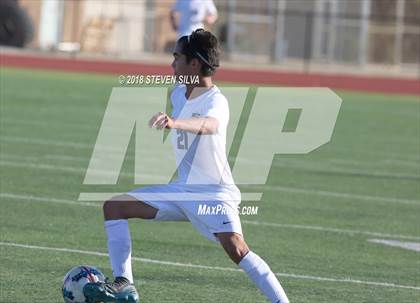 Thumbnail 2 in Hilltop vs. Ramona (Grossmont Holiday Tournament) photogallery.