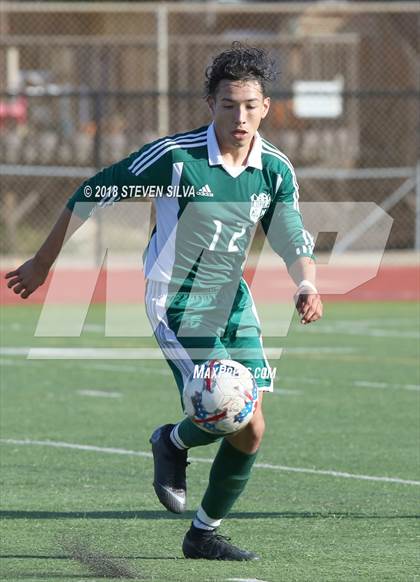 Thumbnail 3 in Hilltop vs. Ramona (Grossmont Holiday Tournament) photogallery.