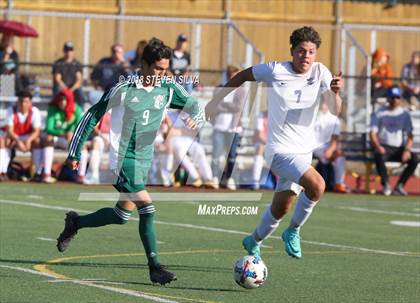 Thumbnail 2 in Hilltop vs. Ramona (Grossmont Holiday Tournament) photogallery.
