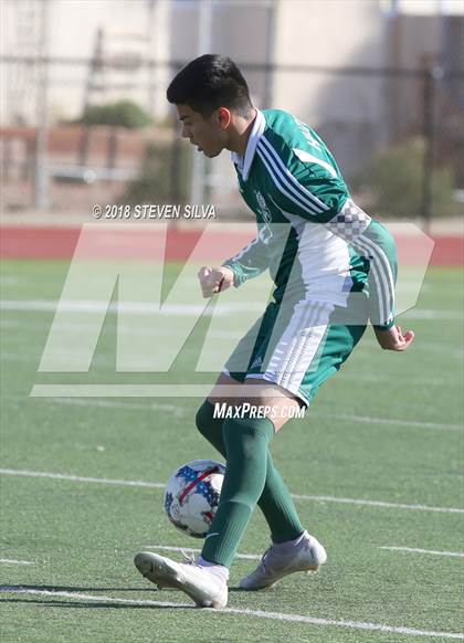 Thumbnail 2 in Hilltop vs. Ramona (Grossmont Holiday Tournament) photogallery.