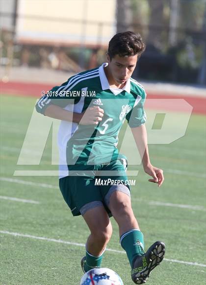 Thumbnail 2 in Hilltop vs. Ramona (Grossmont Holiday Tournament) photogallery.