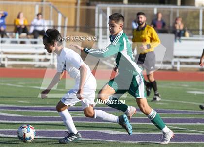 Thumbnail 3 in Hilltop vs. Ramona (Grossmont Holiday Tournament) photogallery.