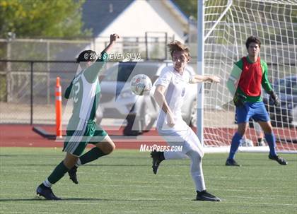 Thumbnail 1 in Hilltop vs. Ramona (Grossmont Holiday Tournament) photogallery.