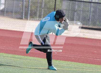 Thumbnail 2 in Hilltop vs. Ramona (Grossmont Holiday Tournament) photogallery.