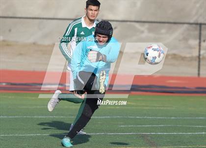 Thumbnail 1 in Hilltop vs. Ramona (Grossmont Holiday Tournament) photogallery.