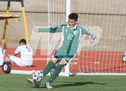 Thumbnail 1 in Hilltop vs. Ramona (Grossmont Holiday Tournament) photogallery.
