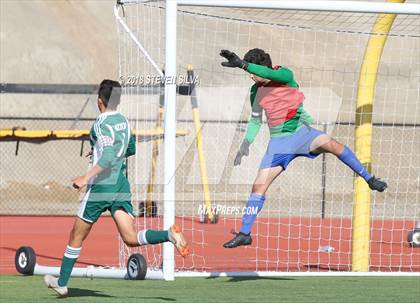 Thumbnail 3 in Hilltop vs. Ramona (Grossmont Holiday Tournament) photogallery.