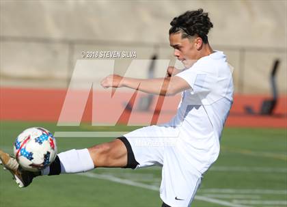 Thumbnail 2 in Hilltop vs. Ramona (Grossmont Holiday Tournament) photogallery.
