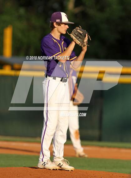Thumbnail 1 in Valley Center vs. Bishop Carroll (KSHSAA 5A Regional Playoff) photogallery.