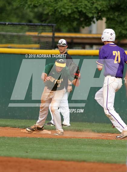 Thumbnail 3 in Valley Center vs. Bishop Carroll (KSHSAA 5A Regional Playoff) photogallery.