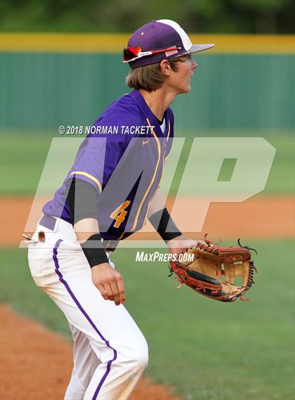 Thumbnail 1 in Valley Center vs. Bishop Carroll (KSHSAA 5A Regional Playoff) photogallery.