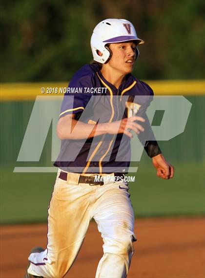 Thumbnail 3 in Valley Center vs. Bishop Carroll (KSHSAA 5A Regional Playoff) photogallery.
