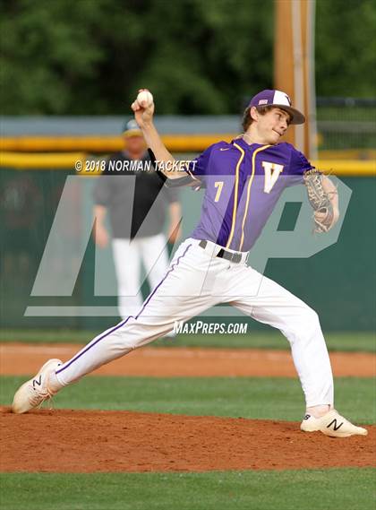 Thumbnail 2 in Valley Center vs. Bishop Carroll (KSHSAA 5A Regional Playoff) photogallery.