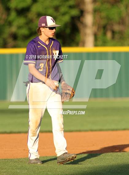 Thumbnail 1 in Valley Center vs. Bishop Carroll (KSHSAA 5A Regional Playoff) photogallery.