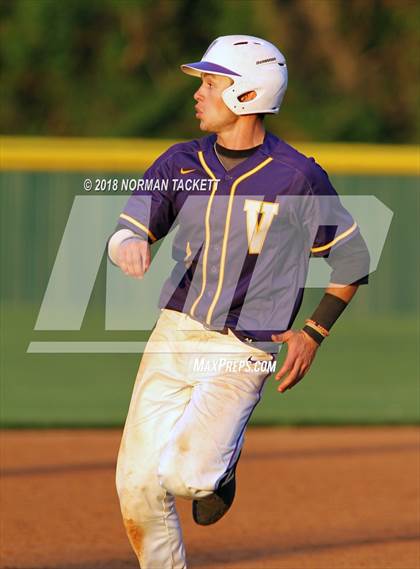 Thumbnail 2 in Valley Center vs. Bishop Carroll (KSHSAA 5A Regional Playoff) photogallery.