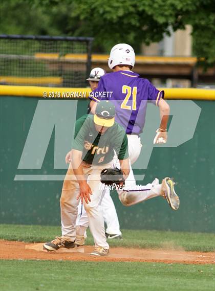 Thumbnail 1 in Valley Center vs. Bishop Carroll (KSHSAA 5A Regional Playoff) photogallery.