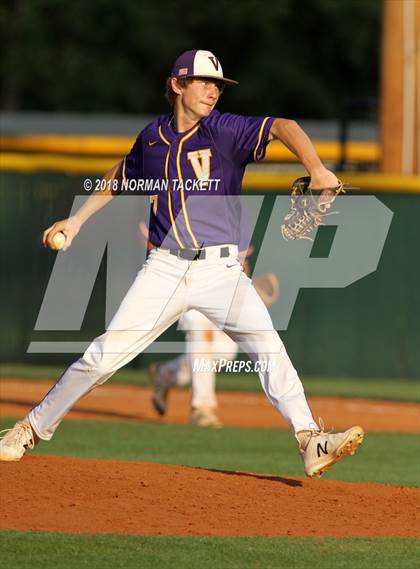 Thumbnail 3 in Valley Center vs. Bishop Carroll (KSHSAA 5A Regional Playoff) photogallery.