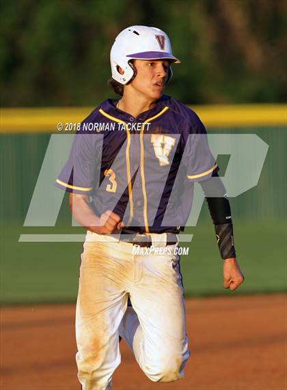 Thumbnail 2 in Valley Center vs. Bishop Carroll (KSHSAA 5A Regional Playoff) photogallery.