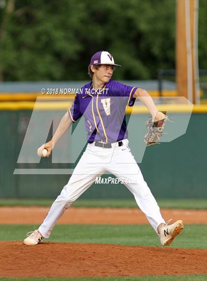 Thumbnail 1 in Valley Center vs. Bishop Carroll (KSHSAA 5A Regional Playoff) photogallery.