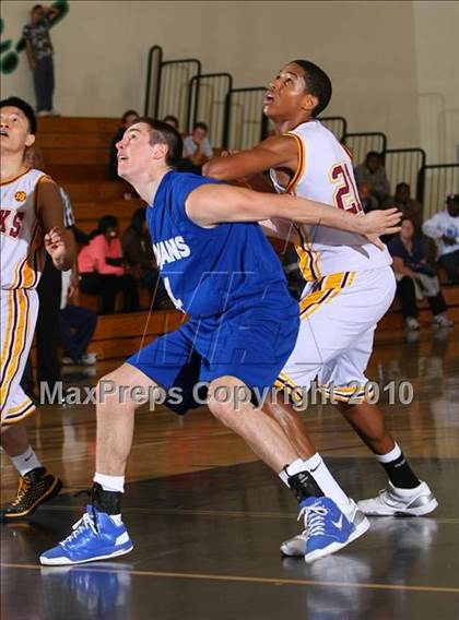 Thumbnail 3 in Ocean View vs. Lutheran (Pangos Dream Classic) photogallery.