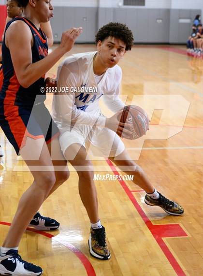 Thumbnail 1 in MacArthur [Douglas] vs Brandeis photogallery.