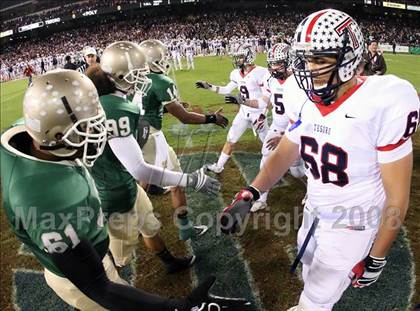 Thumbnail 2 in Tesoro vs. Poly (CIF SS PAC-5 Final) photogallery.