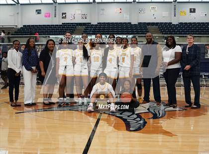 Thumbnail 1 in La Vega vs. Madisonville (UIL 4A Region 3 Final) photogallery.