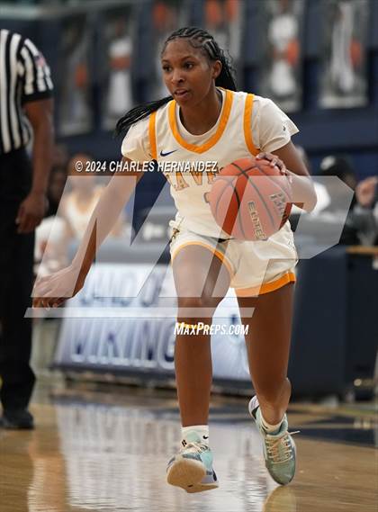 Thumbnail 1 in La Vega vs. Madisonville (UIL 4A Region 3 Final) photogallery.