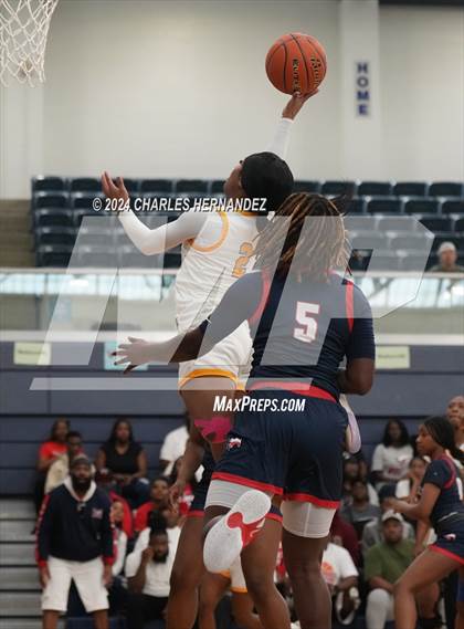Thumbnail 3 in La Vega vs. Madisonville (UIL 4A Region 3 Final) photogallery.