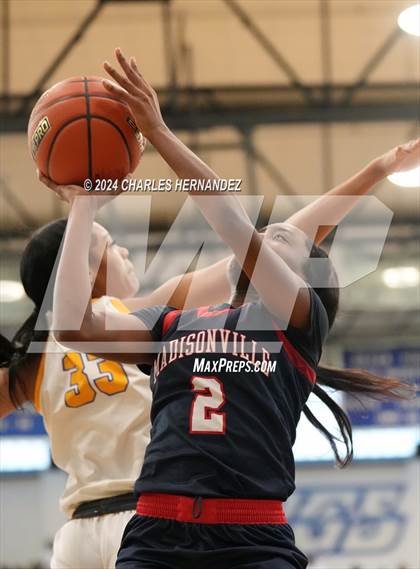 Thumbnail 3 in La Vega vs. Madisonville (UIL 4A Region 3 Final) photogallery.