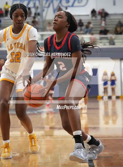 Thumbnail 1 in La Vega vs. Madisonville (UIL 4A Region 3 Final) photogallery.