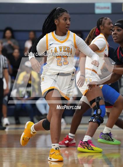 Thumbnail 1 in La Vega vs. Madisonville (UIL 4A Region 3 Final) photogallery.