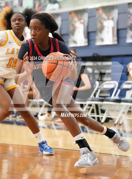 Thumbnail 3 in La Vega vs. Madisonville (UIL 4A Region 3 Final) photogallery.