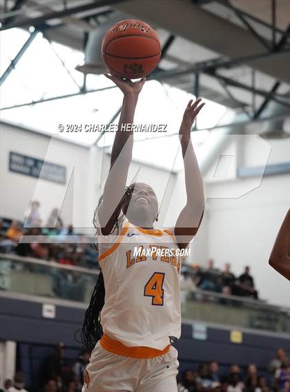 Thumbnail 3 in La Vega vs. Madisonville (UIL 4A Region 3 Final) photogallery.