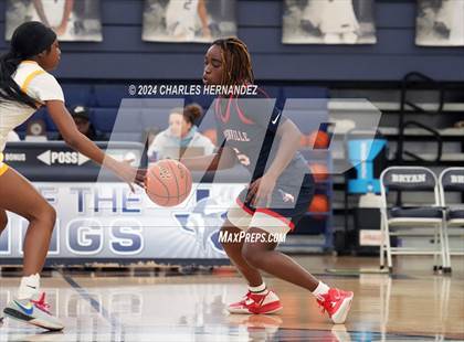 Thumbnail 1 in La Vega vs. Madisonville (UIL 4A Region 3 Final) photogallery.