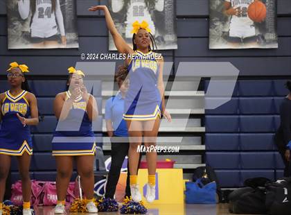Thumbnail 3 in La Vega vs. Madisonville (UIL 4A Region 3 Final) photogallery.